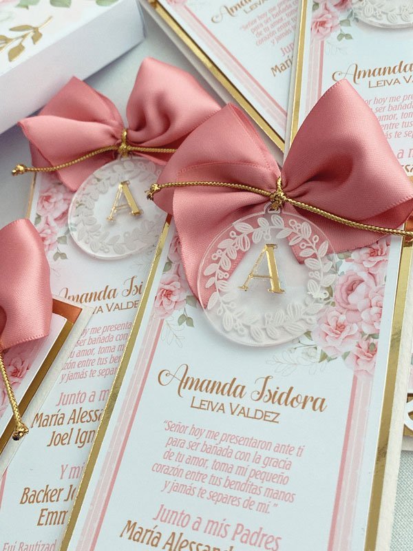 invitación santito con medalla acrílico