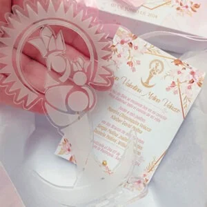 Figuras Acrílicas de Vírgenes y Ángeles Personalizadas para Bautizos y Comuniones