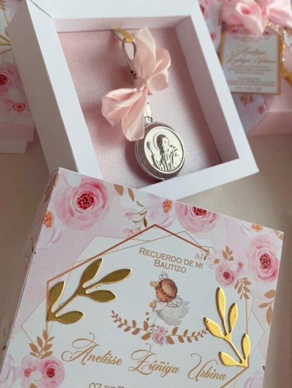 Recuerdos de Bautizo Personalizados — Relicario con Foto