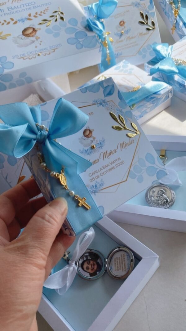 Recuerdos de Bautizo Personalizados — Relicario con Foto